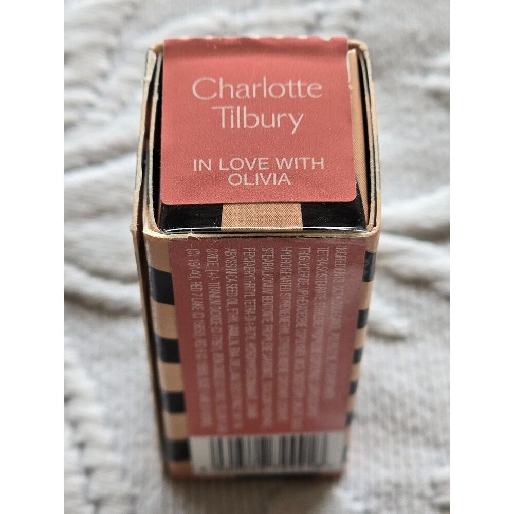 Charlotte Tilbury Hot Lips 2 - In Love With Olivia - Picture 9 of 9